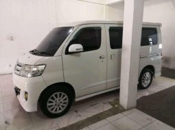 Toyota IST  2012 Putih 1