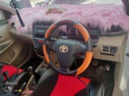 2013 Toyota Avanza dijual 3