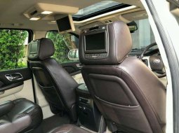 Cadillac Escalade  2011 Putih 2