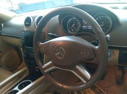 Mercedes-Benz GL-Class  2011 Hitam 4