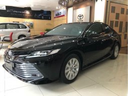 Toyota Camry V 2019 Hitam 2