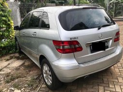 Mercedes-Benz B-CLass  2009 Silver 1