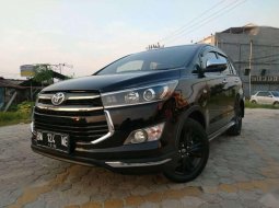 Toyota Kijang Innova (Venturer) 2018 kondisi terawat 6