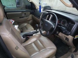 Ford Escape 2008 dijual 4