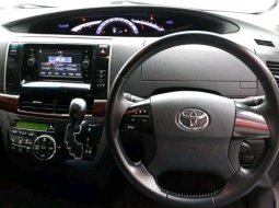 2013 Toyota Estima dijual 7