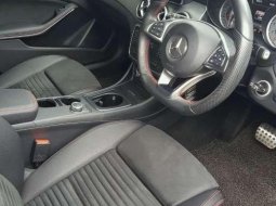 Mercedes-Benz GLA  2016 Hitam 2