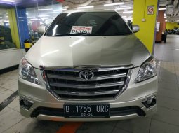 Jual mobil Toyota Kijang Innova 2.0 V Luxury 2014 1