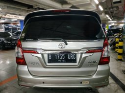 Jual mobil Toyota Kijang Innova 2.0 V Luxury 2014 3