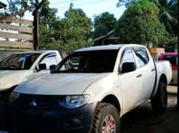 2014 Mitsubishi Triton dijual 2