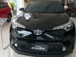 Toyota C-HR  2019 Hitam 5