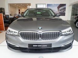 Jual Mobil BMW 5 Series 520i 2018 3