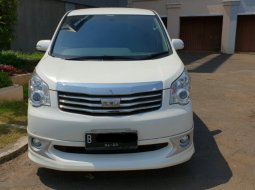 Jual Toyota NAV1 2.0 V 2013 1