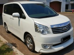 Jual Toyota NAV1 2.0 V 2013 2