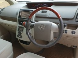 Jual Toyota NAV1 2.0 V 2013 7