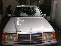 1991 Mercedes-Benz 230E dijual 5