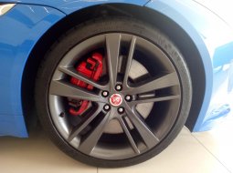 Jual Mobil Jaguar F-Type R 2017 1