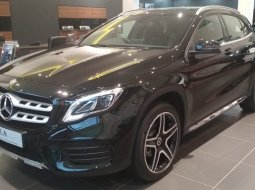 Jual Mobil Mercedes-Benz GLA 200 Gasoline 2018 1