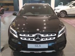 Jual Mobil Mercedes-Benz GLA 200 Gasoline 2018 2
