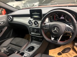 Jual Mobil Mercedes-Benz GLA 200 Gasoline 2018 3