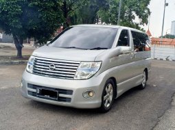 Jual Mobil Nissan Elgrand Highway Star 2005 2