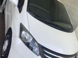 Honda Freed PSD 2011 Putih 1