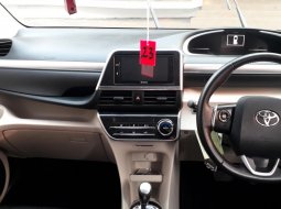 Jual Mobil Toyota Sienta Q 2016  3