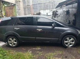 Mitsubishi Grandis 2008 dijual 4