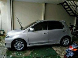 Toyota Etios  2014 Silver 1