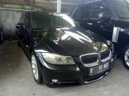 Jual BMW 3 Series 320i 2010 2