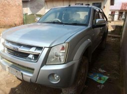 Isuzu D-Max 2010 terbaik 1