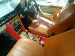 1986 Mercedes-Benz 200E dijual 4