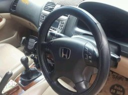 2005 Honda Accord dijual 5