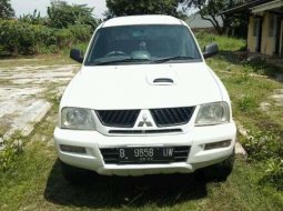 Mitsubishi L200 Strada 2005 Putih 5