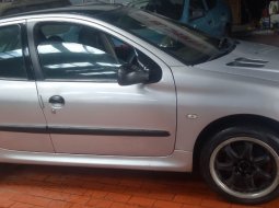 Jual Peugeot 206 XR 2000 3