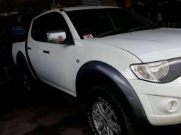 Mitsubishi Triton () 2013 kondisi terawat 1