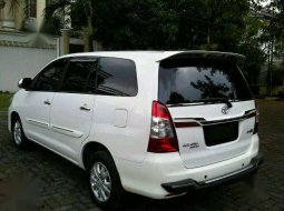 Toyota Kijang Innova 2014 terbaik 8