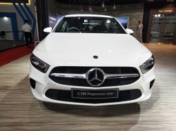 Jual mobil Mercedes-Benz A-Class A 200 2019 1