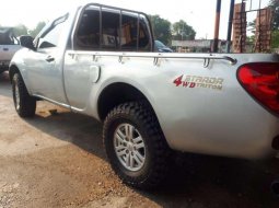 Mitsubishi Triton  2014 Silver 5