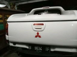 Mitsubishi Triton 2009 dijual 5