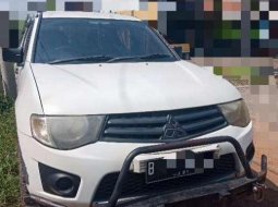 Mitsubishi Triton  2012 Putih 1