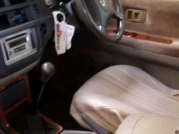 2003 Toyota Kijang dijual 3