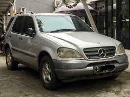 Mercedes-Benz M-Class (ML 320) 2001 kondisi terawat 1