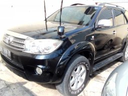 Jual Toyota Fortuner 2.5 G 2010 1