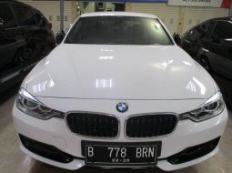 Jual BMW 3 Series 320i 2014 2