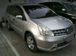 Nissan Grand Livina 2009 terbaik 5