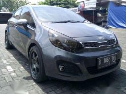 Kia Rio  2013 Abu-abu 4