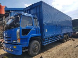 Mitsubishi Fuso  2000 Biru 1