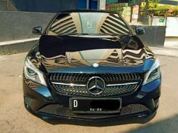 Mercedes-Benz CLA 200 2016 Hitam 3