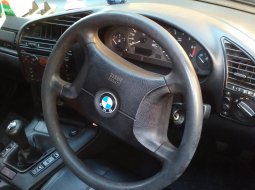 Jual mobil BMW 3 Series 318i 1997 4