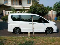 2015 Nissan Serena dijual 7